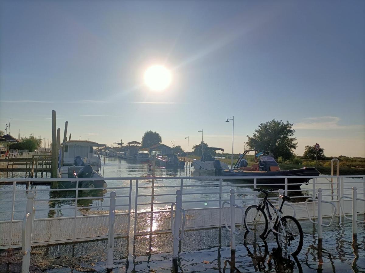 Suite Privative De 28M2 Climatisee, Proche Plage Et Commerces Audenge Luaran gambar